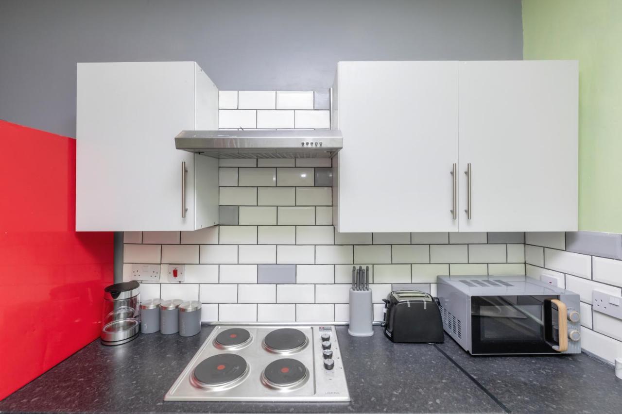 Stockton Town Centre Studio Apartments Free Parking And Wi-Fi Bagian luar foto