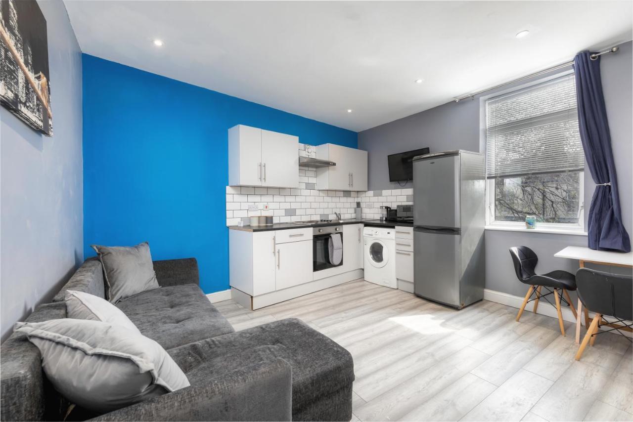 Stockton Town Centre Studio Apartments Free Parking And Wi-Fi Bagian luar foto