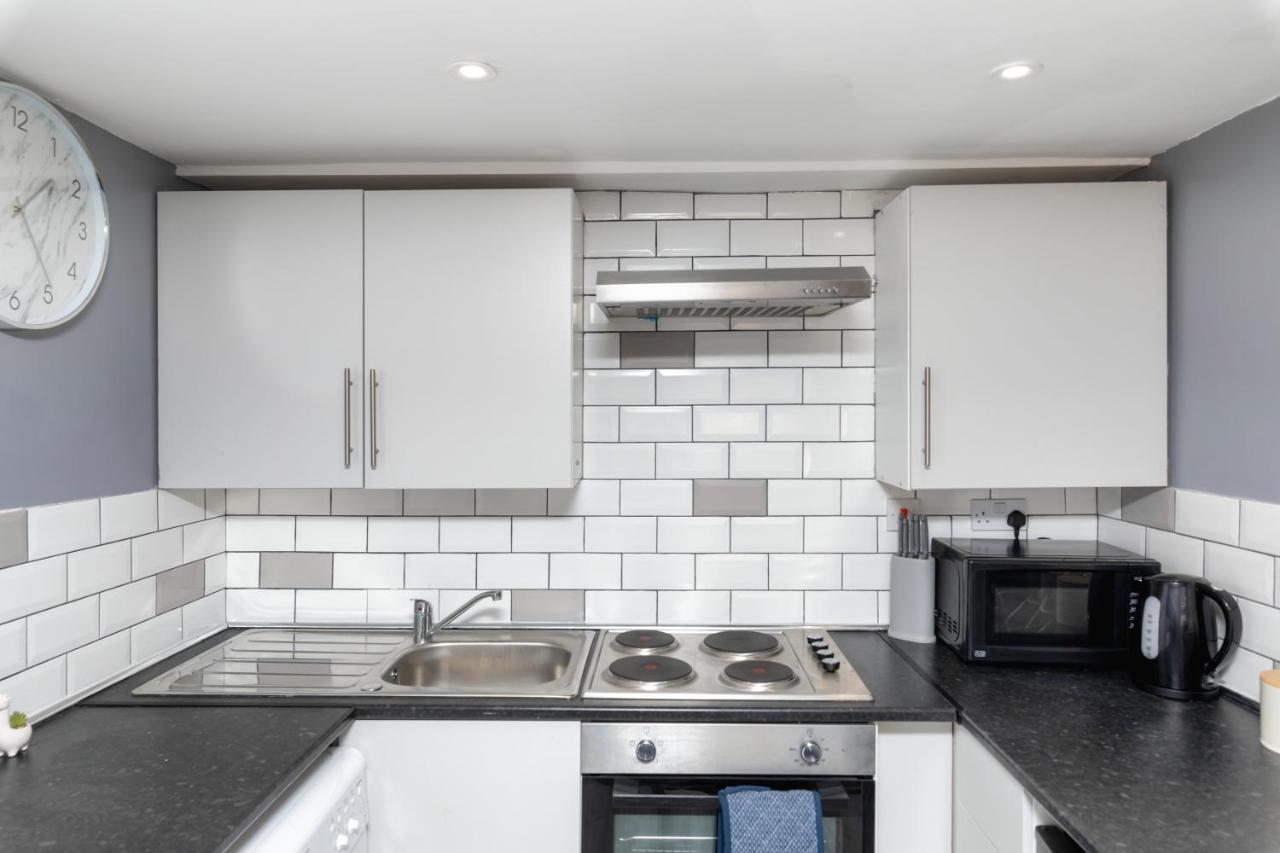 Stockton Town Centre Studio Apartments Free Parking And Wi-Fi Bagian luar foto