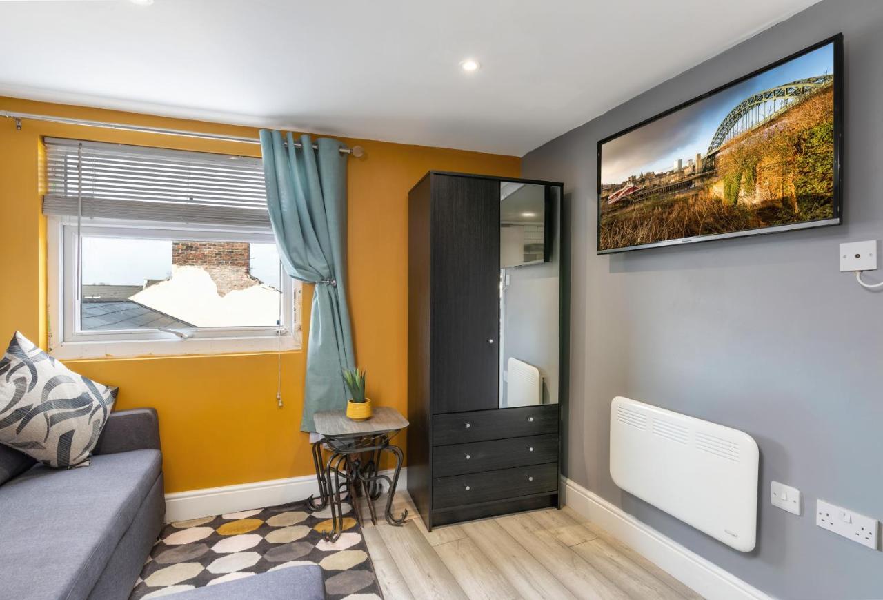 Stockton Town Centre Studio Apartments Free Parking And Wi-Fi Bagian luar foto