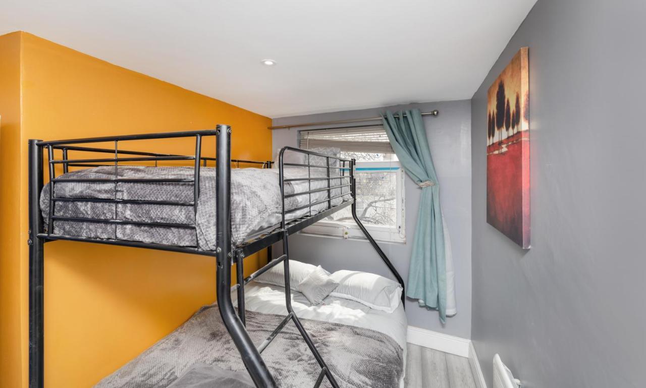 Stockton Town Centre Studio Apartments Free Parking And Wi-Fi Bagian luar foto