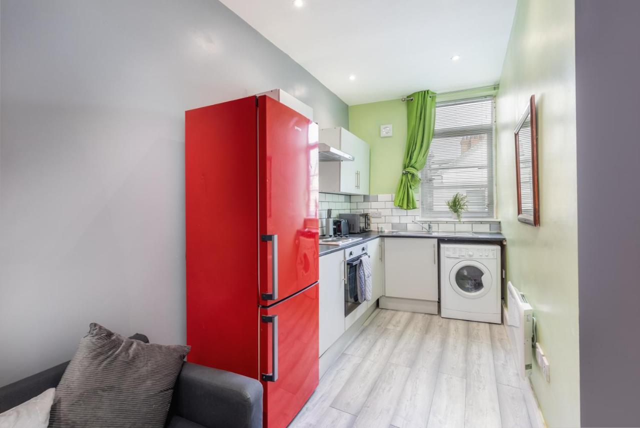 Stockton Town Centre Studio Apartments Free Parking And Wi-Fi Bagian luar foto