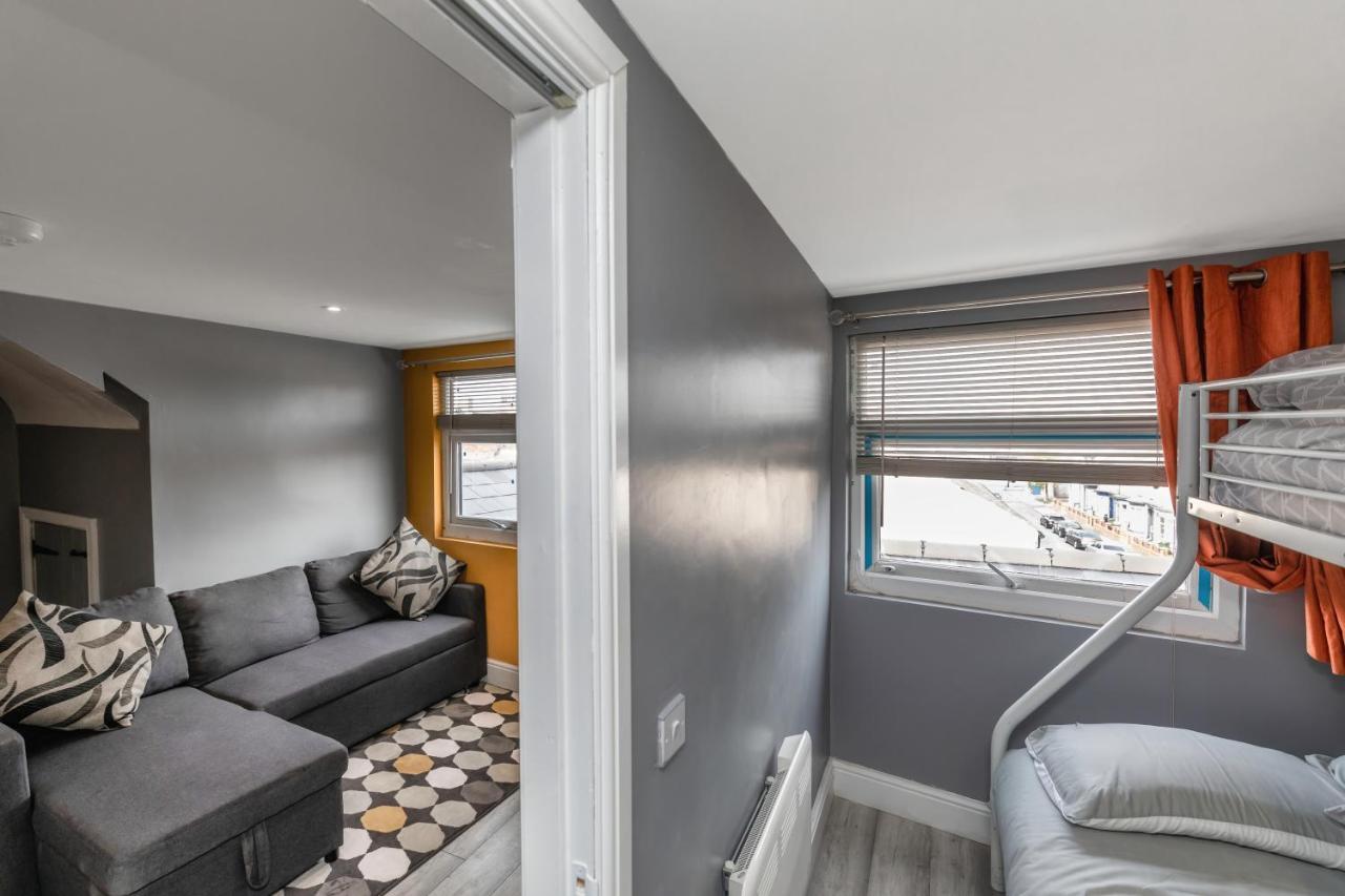 Stockton Town Centre Studio Apartments Free Parking And Wi-Fi Bagian luar foto